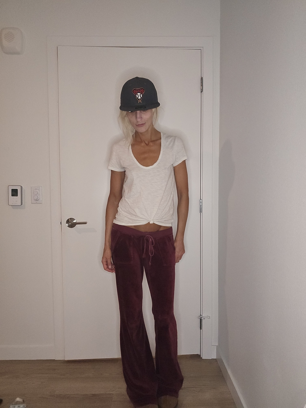 Y2K JUICY COUTURE VELOUR BURGANDY TRACKPANTS W/ POCKETS